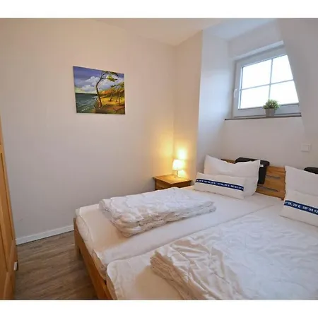 Pameebo 1 Comfortable * Altenkirchen (Mecklenburg-Vorpommern)